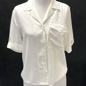 Women’s VINTAGE 80’s EUC VINTAGE SK Sz 6 Button Down White Blouse Epaulettes.